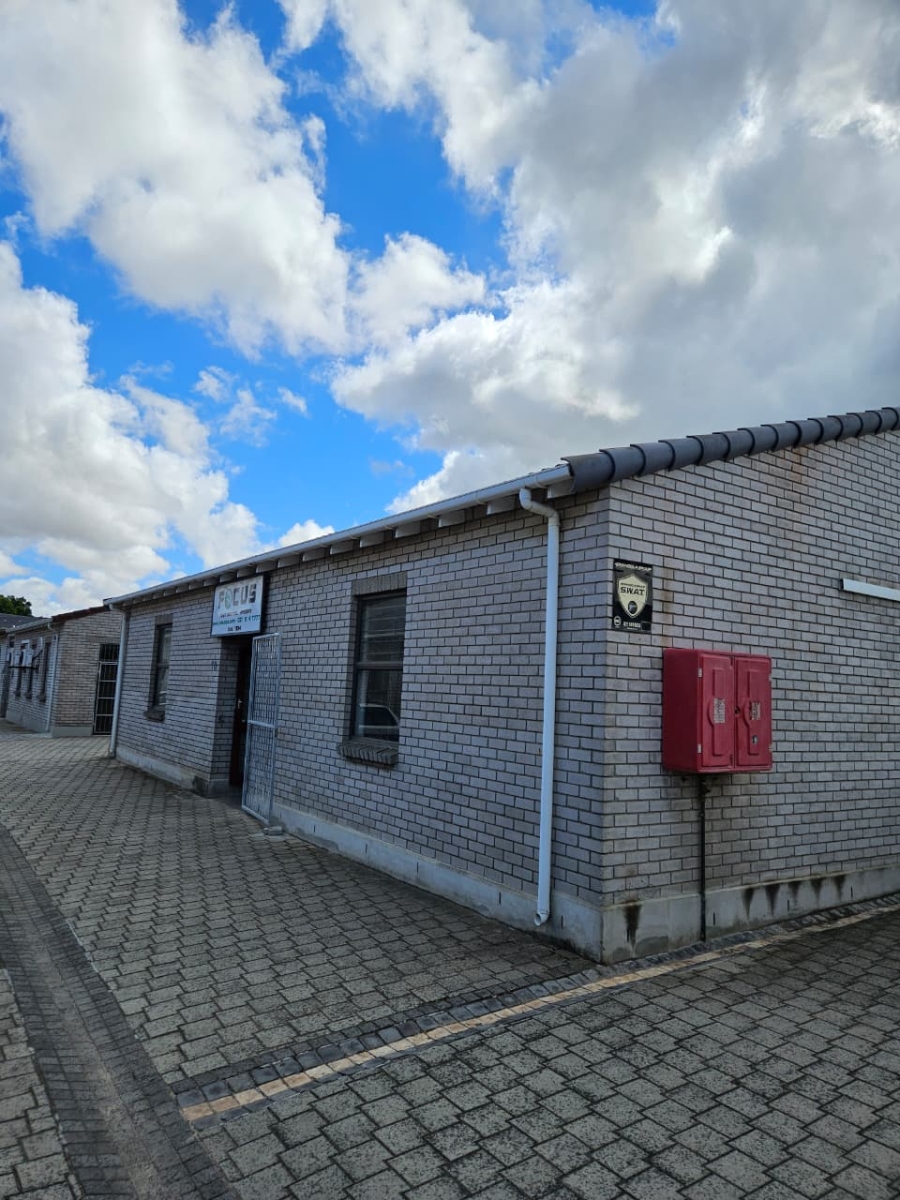 To Let commercial Property for Rent in Rosenpark Western Cape
